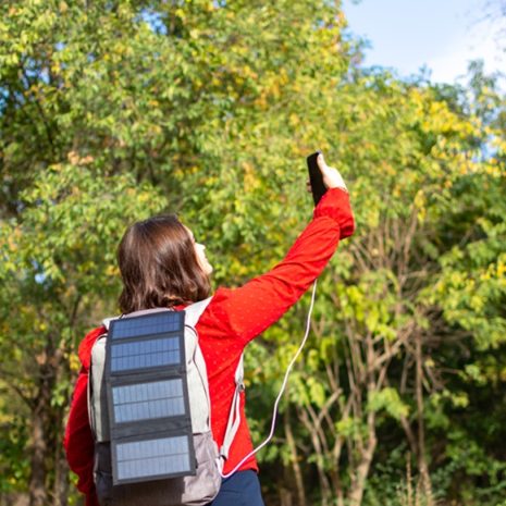 A,Woman's,Mobile,Phone,Does,Not,Catch.,Solar,Panel. A,Woman's,Mobile,Phone,Does,Not,Catch.,Solar,Panel.